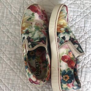 Women’s Floral Print Born Slip on shoes